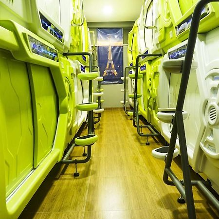 Super Oyo 91328 Fiducia Capsule Hotel Jakarta Kültér fotó