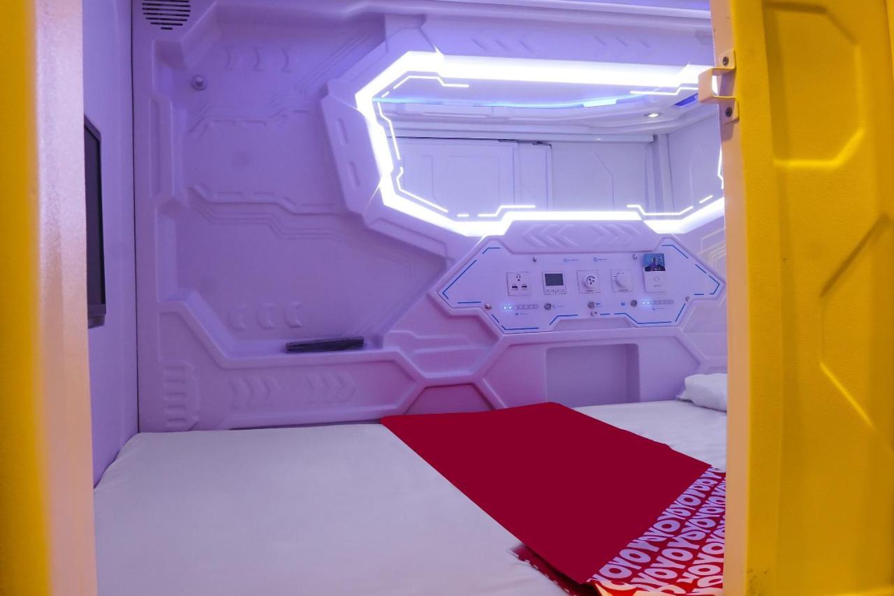 Super Oyo 91328 Fiducia Capsule Hotel Jakarta Kültér fotó